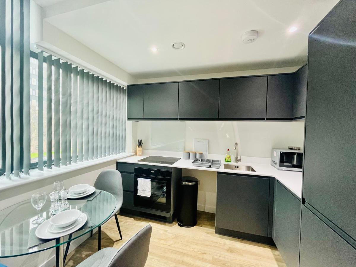 Lovely Studio Apartment With Free Parking Included! Manchester Kültér fotó