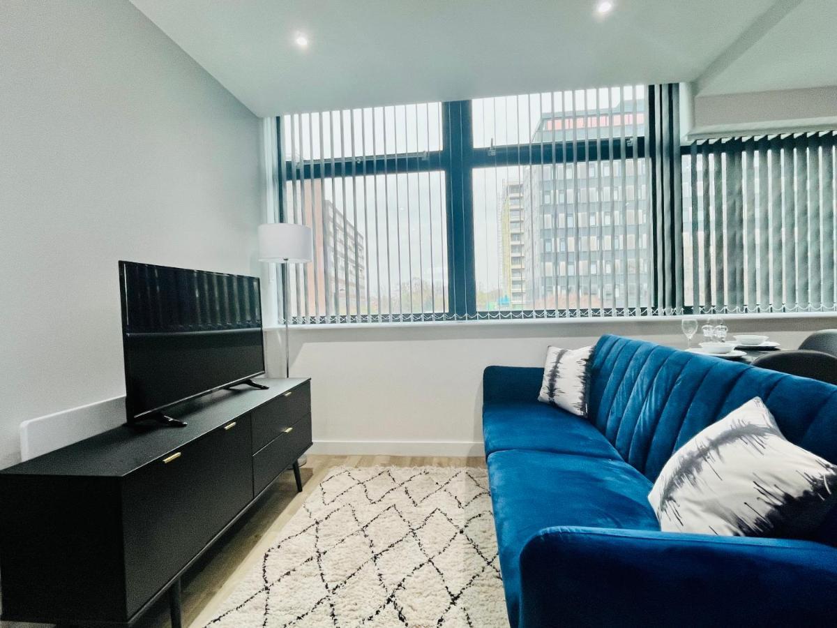 Lovely Studio Apartment With Free Parking Included! Manchester Kültér fotó