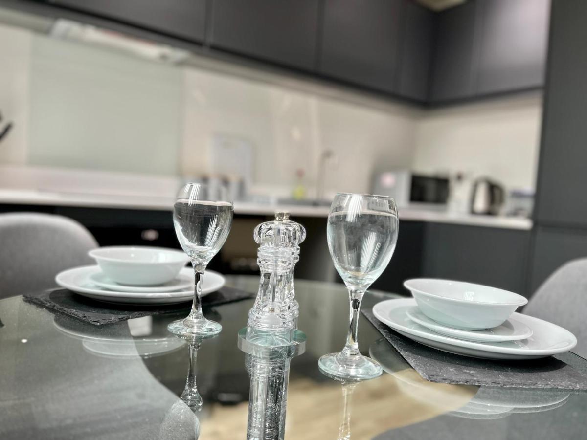Lovely Studio Apartment With Free Parking Included! Manchester Kültér fotó